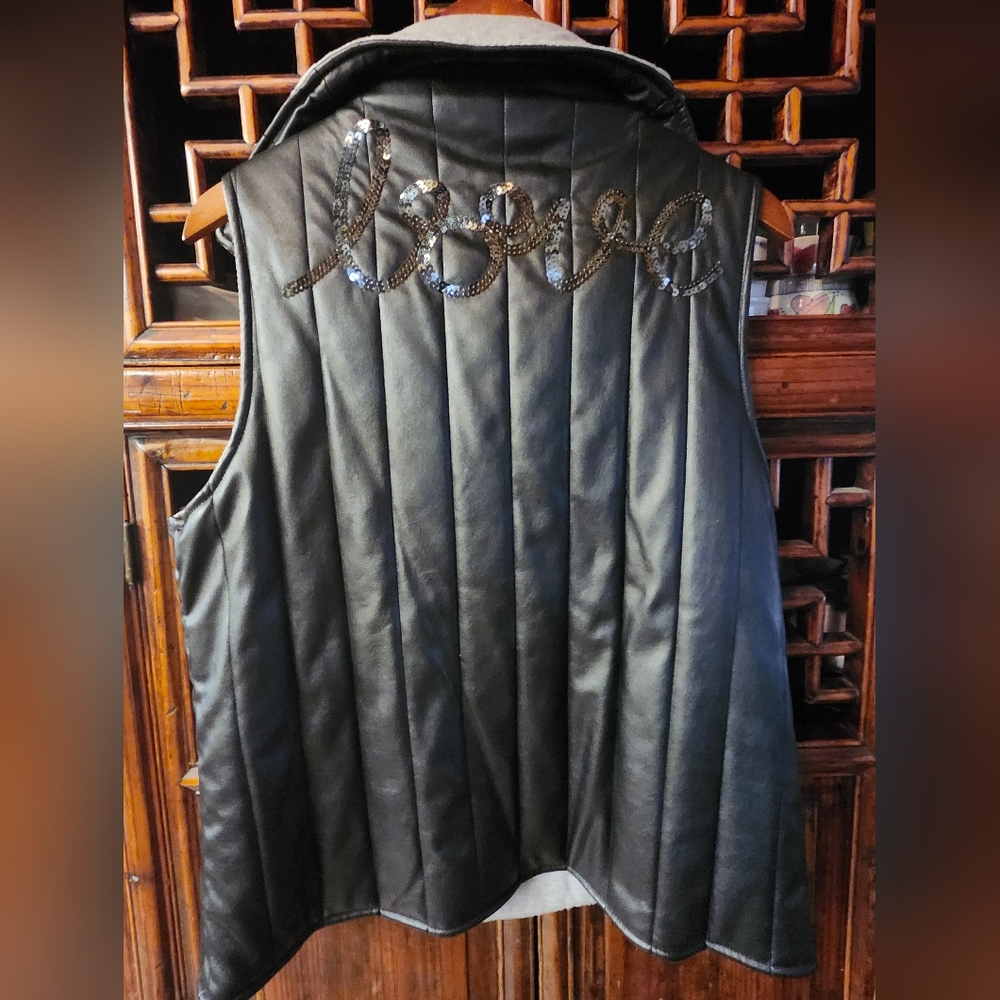 Disney vest in black pleather - Picture 3 of 5